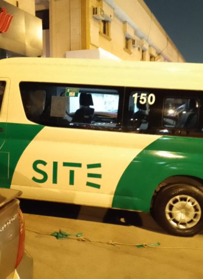 طباعة على سيارة الشركة