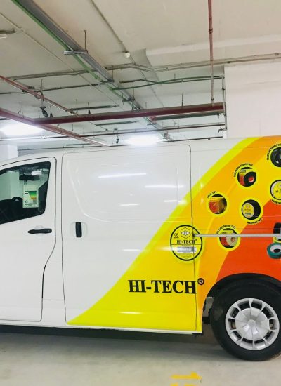 طباعة استيكر على السيارة